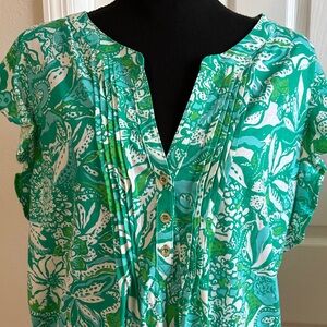 Lilly Pulitzer Golda Top in the Botanical Green Safari Sangria pattern